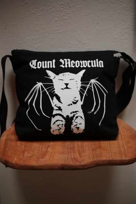 Crossbody bag "Scratcher things"